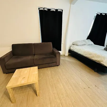 Appartamento Spacieuses Flats Montaigne Champs Elysee