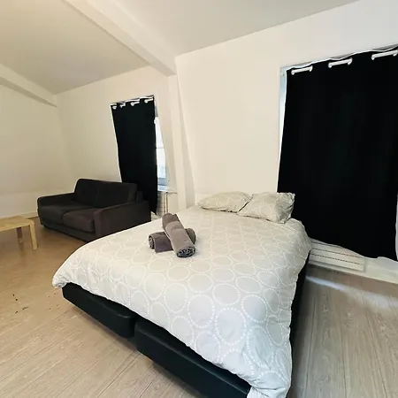 Spacieuses Flats Montaigne Champs Elysee Appartamento