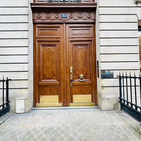 Spacieuses Flats Montaigne Champs Elysee Appartamento *