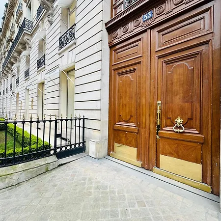 Apartment Spacieuses Flats Montaigne Champs Elysee *